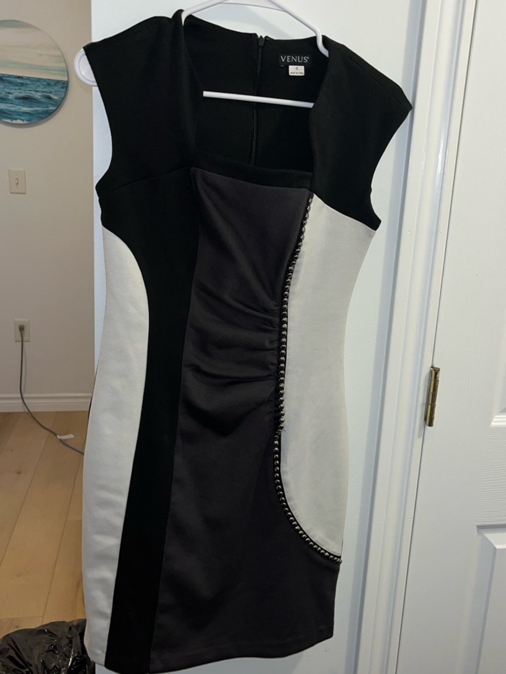 VENUS Black & Cream Square Neck Bodycon Mini Dress